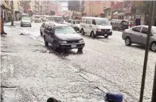  ?? BALCON FLORES REY ?? Una granizada afectó la zona de Senkata, en El Alto.