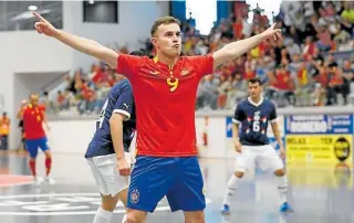  ?? // RFEF ?? Daniel García celebra su gol en el amistoso ante Paraguay (victoria por 5-0)