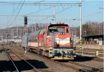  ?? KEITH FENDER ?? No. 714226 arrives at Valašské Meziříčí on March 10 with the
13.28 from Frenštát pod Radhoštěm. After running round its two coaches, the loco worked Os13135 15.36 to Frýdlant nad Ostravicí.