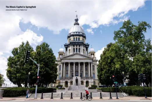  ?? ASHLEE REZIN/SUN-TIMES FILE ?? The Illinois Capitol in Springfiel­d