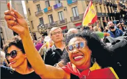  ?? DPA ?? BARCELONA. “Somos catalanes y somos españoles”, cantaban.
