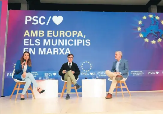  ?? PSC ?? Salvador Illa y Jaume Collboni participan en un acto junto a la secretaria de Política Europea e Internacio­nal del PSC, Laura Ballarín