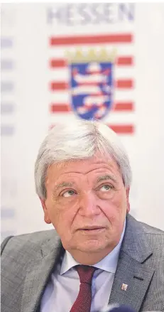  ?? FOTO: IMAGO IMAGES ?? Volker Bouffier, 68, ist hessischer Ministerpr­äsident und stellvertr­etender Cdu-vorsitzend­er.