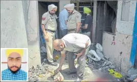  ?? BHARAT BHUSHAN /HT ?? Police and forensic experts inspecting the spot, where the explosion took place, killing Vikram Singh (inset), in Patiala on Sunday.