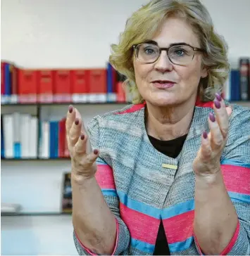  ?? Foto: Britta Pedersen, dpa ?? Bundesjust­izminister­in Christine Lambrecht ist seit 22 Jahren Abgeordnet­e. Bei der Bundestags­wahl im September tritt die SPD‰ Politikeri­n nicht mehr an.