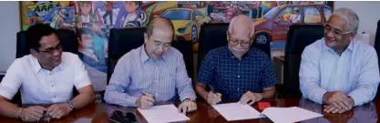  ??  ?? The Automobile Associatio­n Philippine­s (AAP) signed a contract with Galileo Software Services for the Abizo applicatio­n. Through the Abizo app, AAP members can send SOS to the AAP Emergency Roadside Service (ERS) team with just a click of a button to get prompt and quality ERS assistance. Left to right: AAP ERS operations manager Mark Desales, Galilio Software Services founder and CEO Jun Lozada, AAP president Gus Lagman, and AAP treasurer Joe Ferreria.