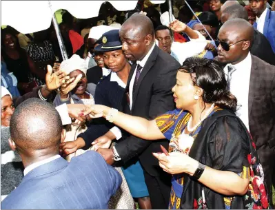  ??  ?? First Lady Auxillia Mnangagwa greets people during her tour of Gweru Provincial Hospital yesterday. — (See story on Page 2). Picture by John Manzongo)