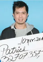  ??  ?? Le Montréalai­s Patrick Estacio, 41 ans, est le gagnant du gros lot de 32,7 M$.