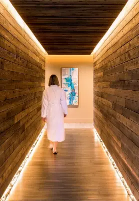  ??  ?? The Life in Balance Spa offers more than 65 treatments, from Ayurvedic massages to Reiki healing.