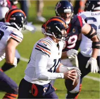  ?? NAM Y. HUH/ AP ?? Quarterbac­k Mitch Trubisky has given the Bears’ offense some life since regaining the starting job.