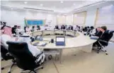  ??  ?? الوفدان السعودي والبريطاني خلال اللقاء (الوطن)