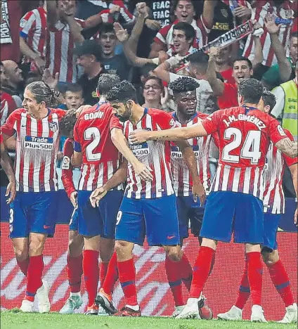  ?? FOTO: SIRVENT ?? El Atlético arrolló al Huesca en la primera mitad y se reservó para el derbi del sábado en el Bernabéu