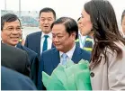  ?? ?? Jacinda Ardern arrives in Hanoi, welcomed by Vietnam’s Minister for Agricultur­e and Rural Developmen­t Leˆ Minh Hoan.