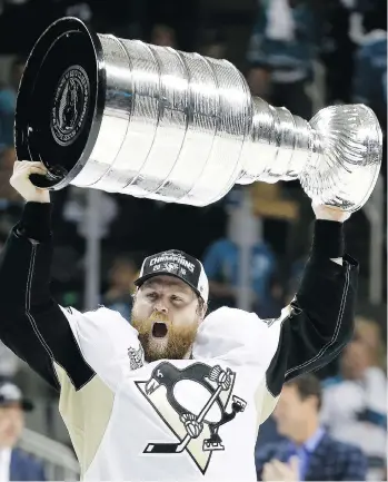  ?? CHRISTIAN PETERSEN/GETTY IMAGES ?? Acquiring Phil Kessel was part of the overhaul Penguins GM Jim Rutherford orchestrat­ed to get the team steered in the right direction for their run at the 2016 Stanley Cup. It worked.