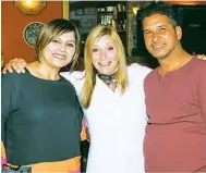  ??  ?? From left, Meral Yılmaz, Lesley Greenhill and Mehmet Yılmaz. Right, Alan and Jane Jennings enjoy a dance.