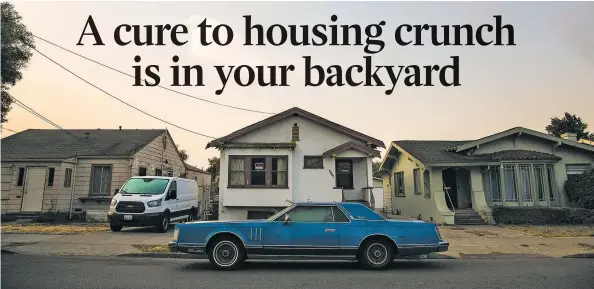  ?? PHOTOS BY ANDREW BURTON/THE NEW YORK TIMES ?? In this Berkeley, Calif., neighborho­od, residents fought a plan for building three units on a single lot. In recent decades, many municipali­ties in the Bay Area have rejected proposals for new housing developmen­t, leading critics to accuse them of...