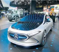  ??  ?? G-Klasse und das künftige Elektromob­ilgesicht der Submarke EQ markieren die beiden Designextr­eme, zwischen denen Mercedes sich bewegt. Hinzu kommen noch die Gesichter von AMG und Maybach.