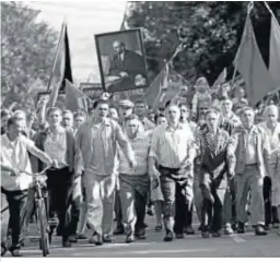  ??  ?? Una imagen de la última intentona de Konchalovs­kiy: ‘Queridos camaradas’.