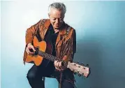  ?? [PHOTO BY ALYSSE GAFKJEN] ?? Tommy Emmanuel