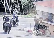  ?? POLICE PHOTO ?? Video footage shows six men on three motorcycle­s attacking Napradu police station in tambon Thung Phala of Khok Pho district in Narathiwat yesterday. A police sergeant was killed in the attack.