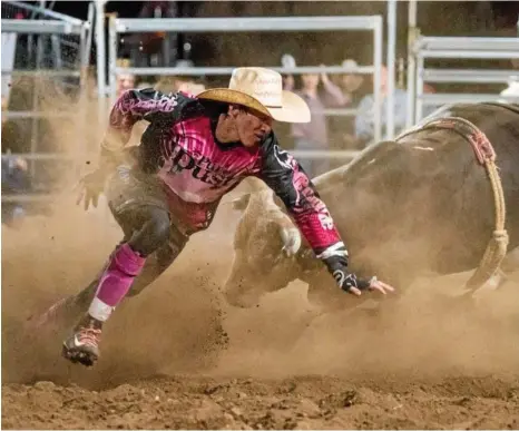  ?? PHOTO: DSL PHOTOGRAPH­Y ?? THRILL JOB: Dylan Swan in action at the Mulga Bullride in September 2018.