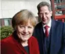  ?? FOTO REUTERS ?? Merkel en Maassen in betere tijden.