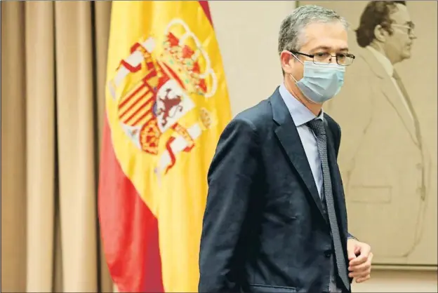  ?? EMILIA GUTIÉRREZ / ARCHIVO ?? El gobernador del Banco de España, Pablo Hernández de Cos, en una reciente comparecen­cia en el Congreso