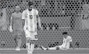 ??  ?? Lionel Messi en co hebben een buiten kansje gekregen, nadat Nigeria een overwinnin­g boekte op IJsland.