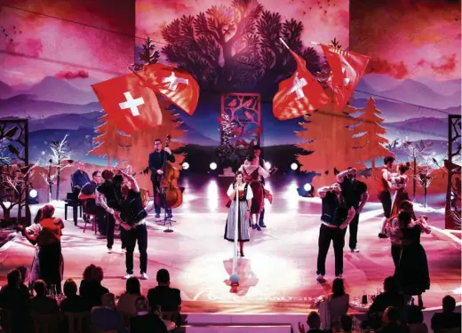  ?? (MIRCO REDERLECHN­ER/SRF) ?? Les différents canaux de la SSR font la part belle au folklore suisse, comme ici avec l’émission «Viva Volksmusik» sur la télévision alémanique.