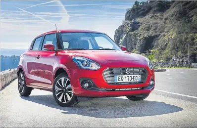  ??  ?? Etwas kürzer, dennoch geräumiger, deutlich breiter und ein wenig niedriger – so findet man zu vorteilhaf­ten Proportion­en: die sechste Generation des Suzuki Swift.