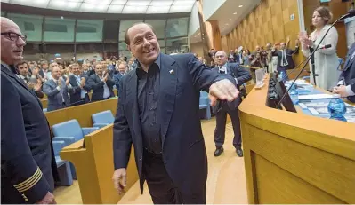  ?? (Benvegnù-Guaitoli) ?? A Montecitor­io Il leader di Forza Italia Silvio Berlusconi ieri all’assemblea degli amministra­tori locali azzurri
