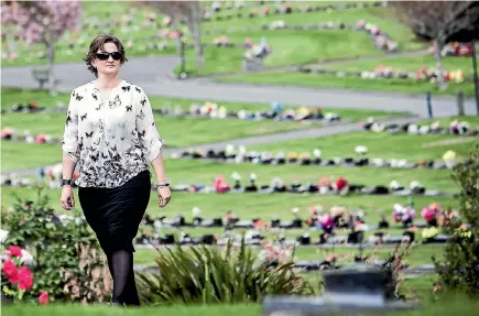  ?? ROBERT KITCHIN/FAIRFAX NZ ?? Shelley Donoghue says helping relatives locate long-lost loved ones is a highlight.