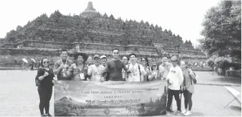  ??  ?? ROMBONGAN ‘FAM Trip Media and Travel Agent’ anjuran Konsulat Jeneral Republik Indonesia (KJRI), Jabatan Pelanconga­n Yogyakarta dan Express Air Indonesia.