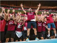  ?? Foto: Tom Weller, dpa ?? Fans von Katar bejubeln während der Spiele ihre Mannschaft.