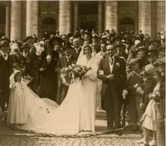  ??  ?? In alto nazisti a Roma nel 1944. Sotto Cornelio Sommaruga con suo padre e suo fratello e il matrimonio dei genitori nel 1932