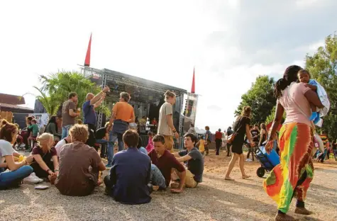  ?? Archivfoto: Elisa Glöckner ?? Pünktlich zum Start in die Sommerferi­en werden auf dem Sportgelän­de des SV Wulfertsha­usen wieder Reggae-Töne angestimmt. Das Festival am letzten Wochenende im Juli dauert drei Tage.