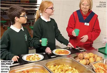  ?? Dinner Picture JULIAN HAMILTON ?? ANOTHER HELPING Shirley serving