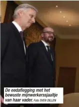  ?? Foto SVEN DILLEN ?? De eedafleggi­ng met het bewuste mijnwerker­ssjaaltje van haar vader.