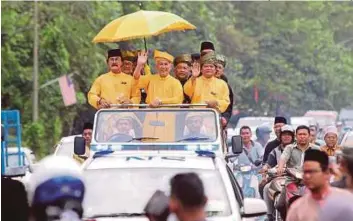  ?? [FOTO ADZLAN SIDEK/BH] ?? Pengisytih­aran Muhammed sebagai Undang Luak Johol Ke-15, mencapai kemuncak apabila Istiadat Kerjan diadakan di Johol.