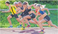  ?? FOTO: GÜNTER KRAM ?? Auf die Plätze, fertig, los: Die 45. Fischbache­r Abendsport­feste stehen vor der Tür.