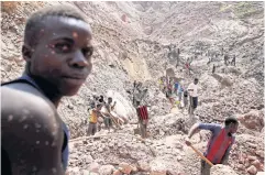  ?? REUTERS ?? Labourers work at an open shaft of the SMB coltan mine near the town of Rubaya in the Eastern Democratic Republic of Congo on Aug 13, 2019.