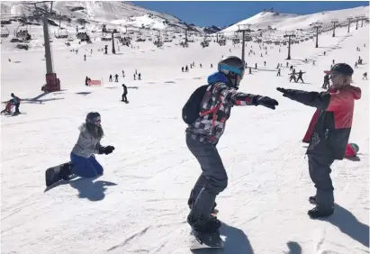  ?? Foto: Archiv ?? Unter Skifahrern und Snowboarde­rn gleicherma­ßen beliebt: Die Skistation in der Sierra Nevada ist eine der am stärksten frequentie­rten des Landes.