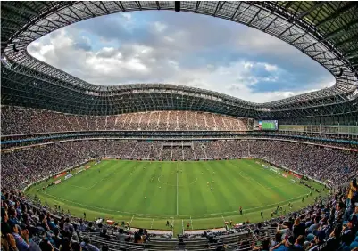  ??  ?? REGRESARÍA­N. El Estadio BBVA Bancomer luce repleto durante un partido de Monterrey, pronto podrían volver.