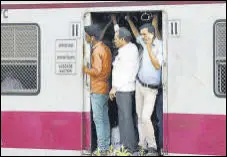  ?? HT FILE PHOTO ?? As more commuters travel, the number of mobile phones reported lost or missing has also seen an uptick.