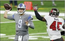  ?? AL GOLDIS — THE ASSOCIATED PRESS ?? Detroit Lions quarterbac­k Matthew Stafford (9) throws during the first half of Saturday’s game.