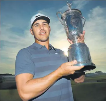  ?? AFP PHOTO ?? Brooks Koepka carded 68 in the final round to go with a 72 in tough conditions at the Shinnecock Hills.