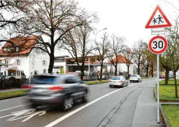  ?? Foto: Silvio Wyszengrad ?? Die Zahl der Tempoverst­öße in Augsburg hat zugenommen. Die meisten Verstöße gab es an der Gabelsberg­erstraße in Göggingen, wo eigentlich Tempo 30 herrscht.