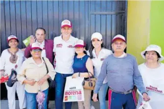  ?? /CORTESÍA: JOSÉ CHEDRAUI ?? El candidato recorrió las calles de la colonia El Salvador