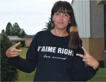  ??  ?? Ana Pranjic est ravie du succès de la campagne «J’aime right ton accent». Acadie Nouvelle: Simon Delattre