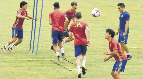 ?? PTI ?? The Spanish team trains in Kochi ahead of its Group D match against Brazil on Saturday.